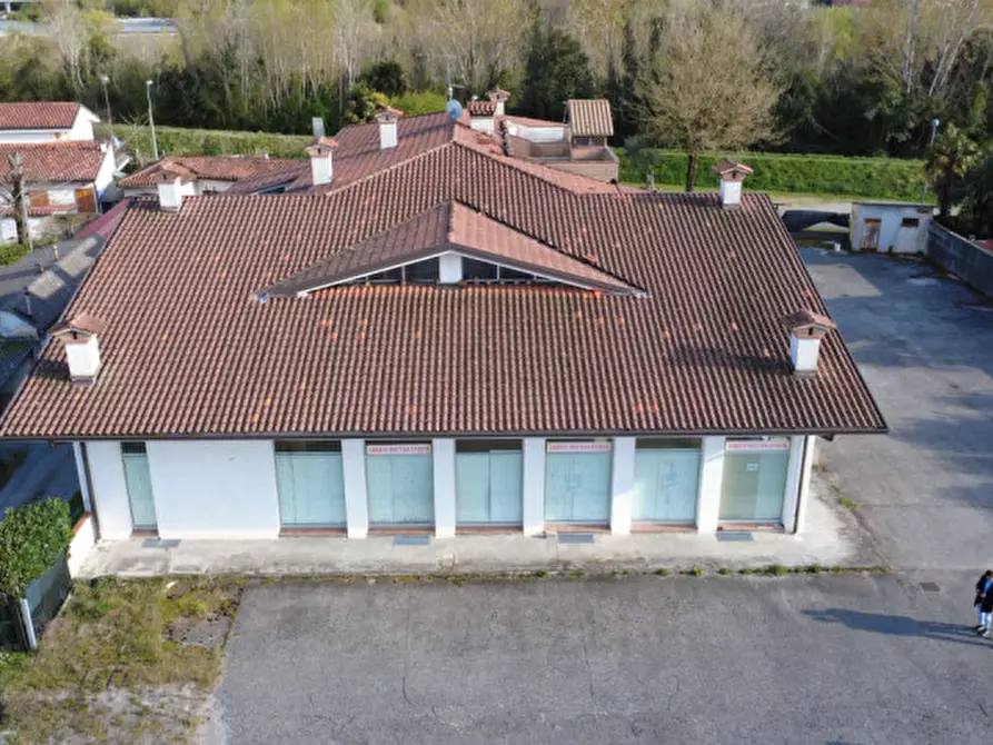 Immagine 8 di Negozio in vendita  in via trieste 111 a Gradisca D'isonzo