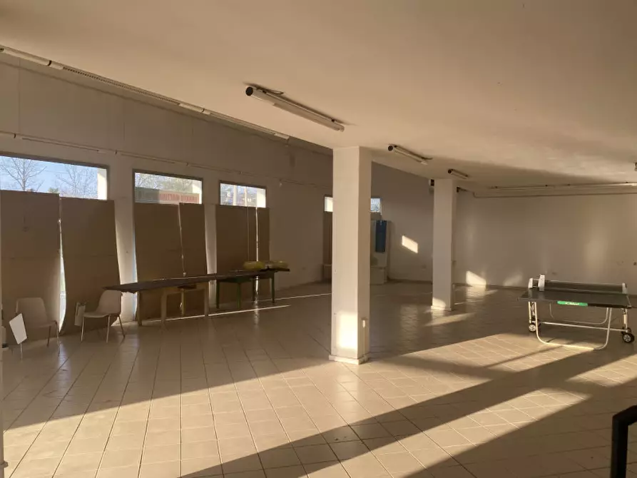 Immagine 14 di Negozio in vendita  in via trieste 111 a Gradisca D'isonzo