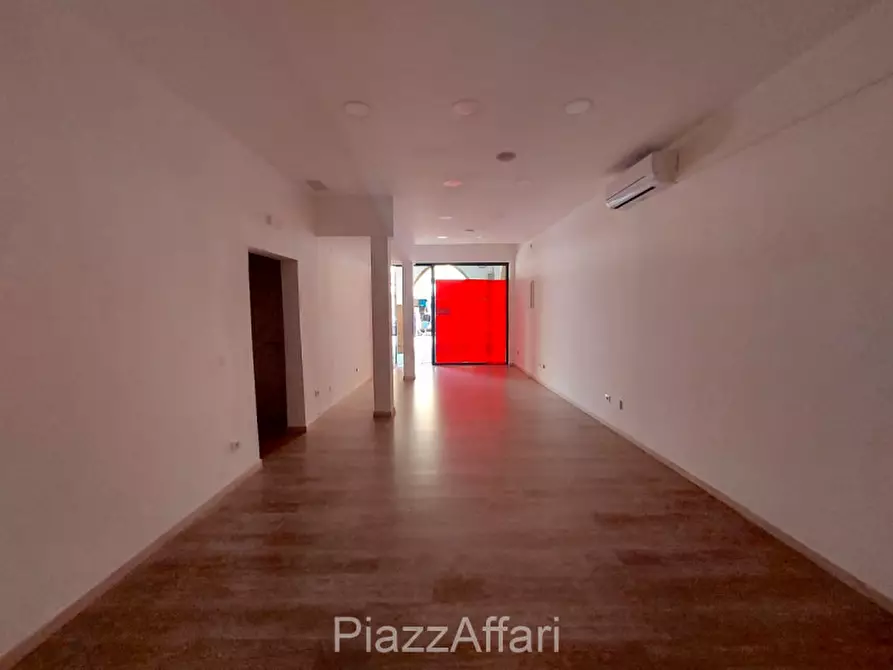 Immagine 4 di Negozio in affitto  a Piove Di Sacco