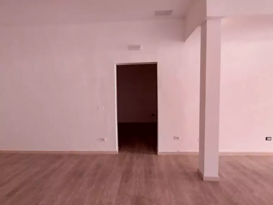 Immagine 7 di Negozio in affitto  a Piove Di Sacco