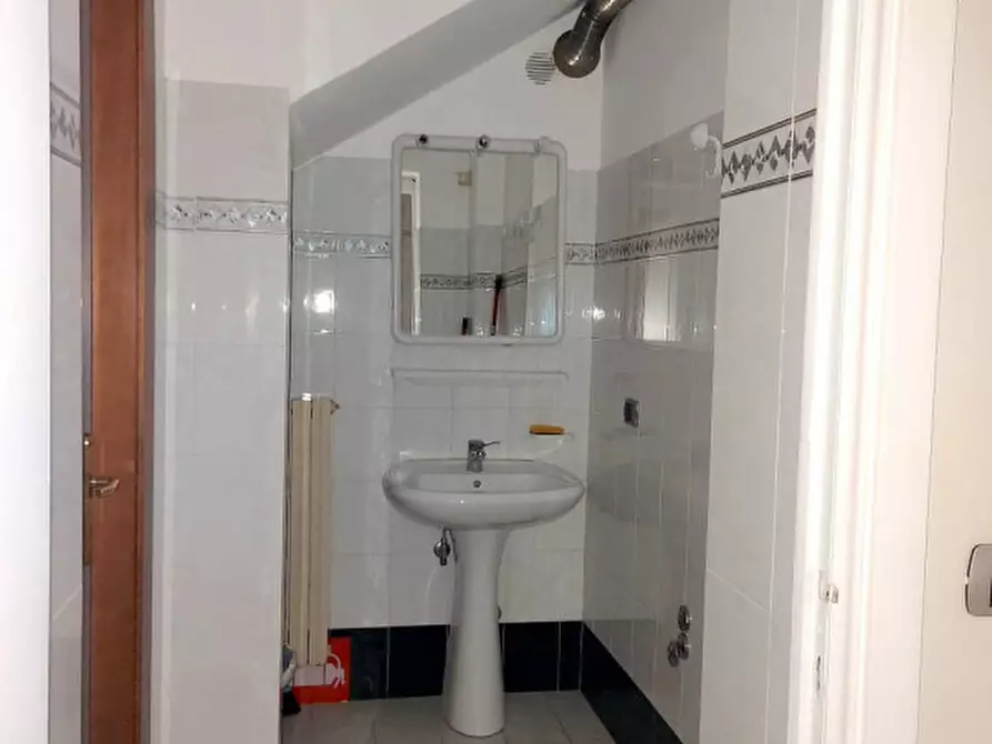 Immagine 12 di Negozio in affitto  a Piove Di Sacco