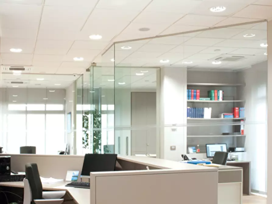 Immagine 3 di Attività commerciale in affitto  a Venezia