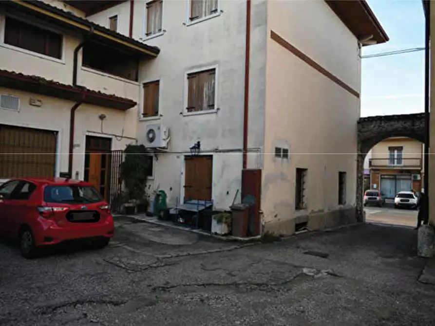 Immagine 2 di Casa indipendente in vendita  in Via Due Porte a Pastrengo