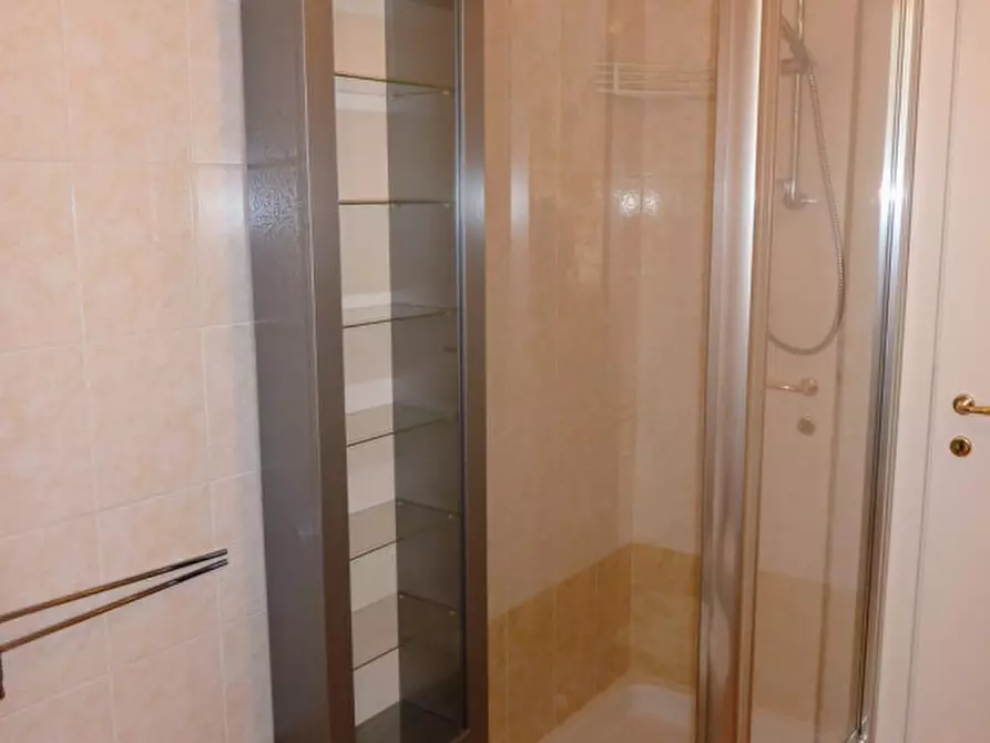 Immagine 10 di Appartamento in vendita  in Via Aosta a Parma