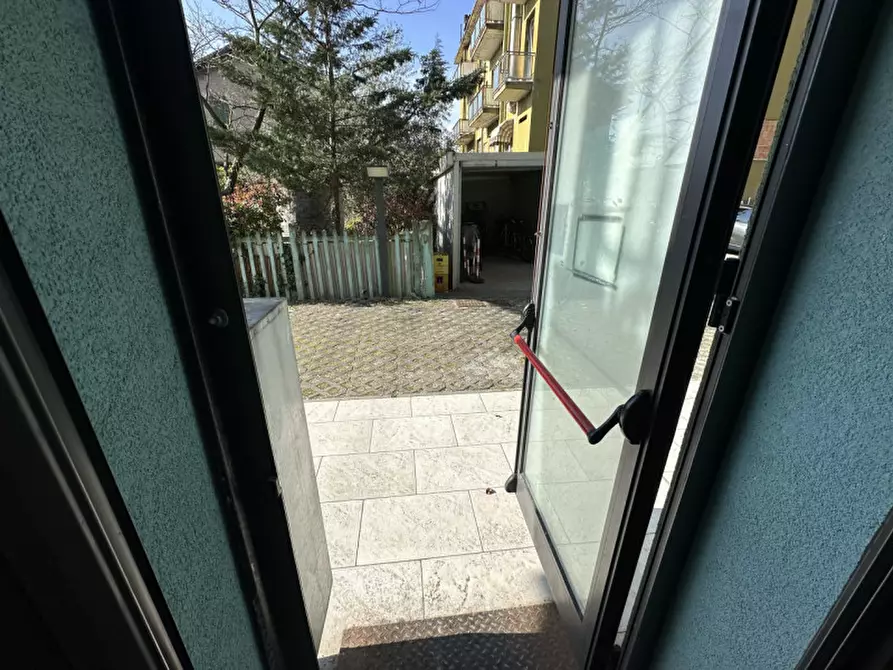 Immagine 22 di Attività commerciale in vendita  in Viale Siracusa a Rimini
