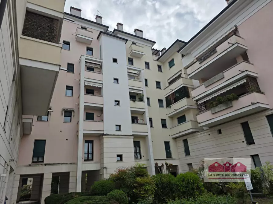 Immagine 11 di Appartamento in vendita  in Via Giacomo Medici a Vicenza