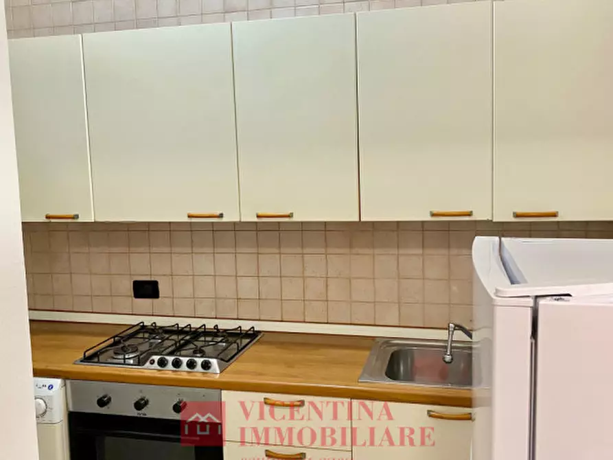 Immagine 10 di Appartamento in affitto  in Via Raffaele Pasi 40 a Vicenza