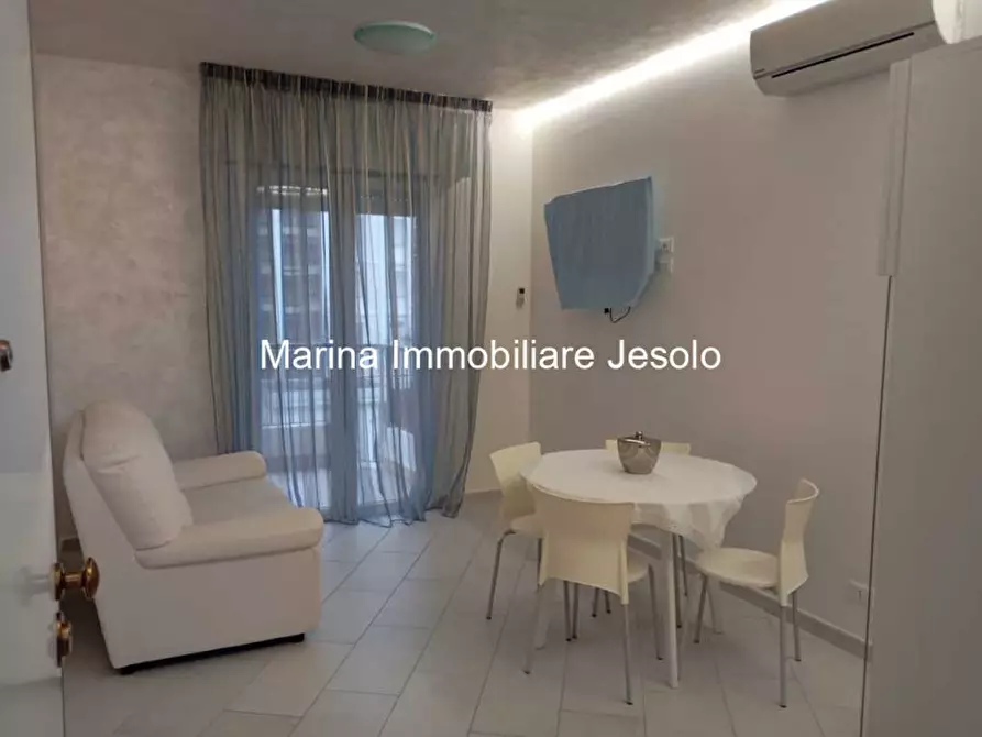 Immagine 2 di Appartamento in vendita  in Via Altinate a Jesolo