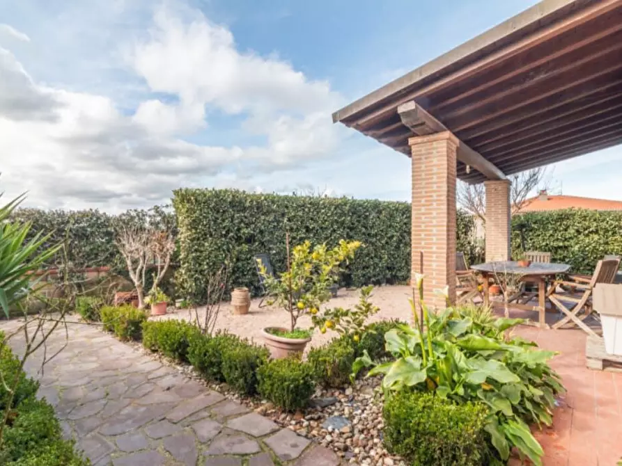 Immagine 3 di Villa in vendita  in Via Cuzzoli e Cortellessa a Farnese