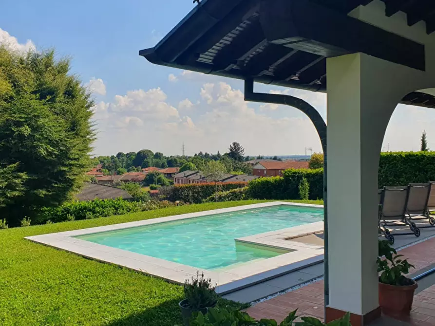 Immagine 2 di Villa in vendita  in VIA ALDO MORO 9 a Cermenate