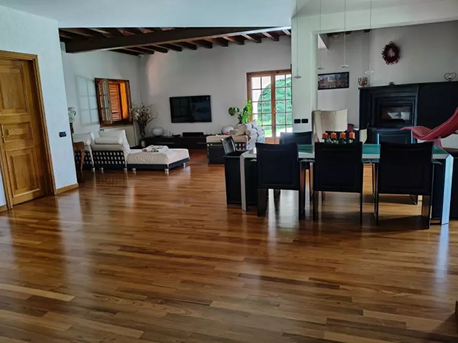 Immagine 3 di Villa in vendita  in VIA ALDO MORO 9 a Cermenate