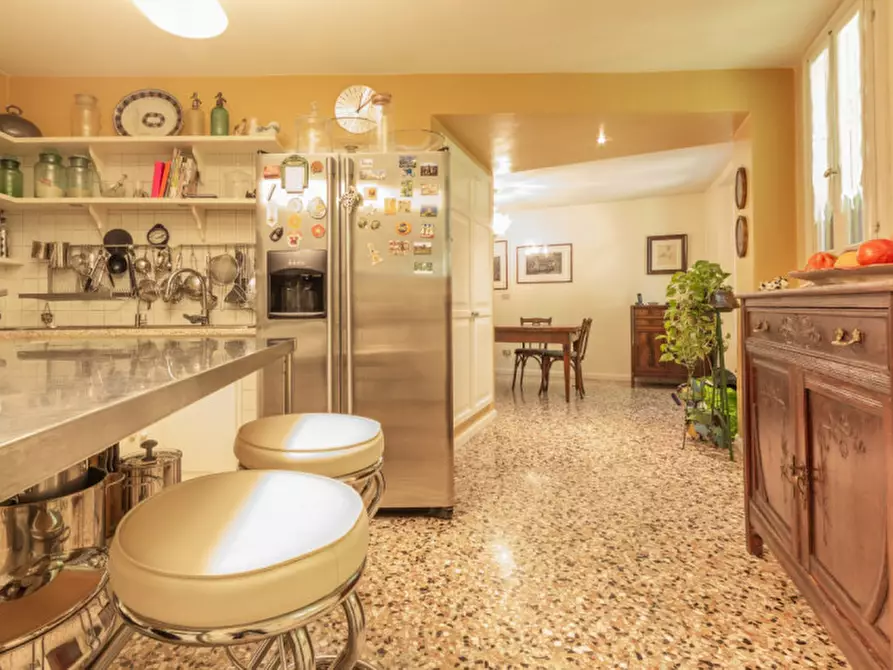 Immagine 5 di Villa in vendita  in Via Quattro Novembre a Aviano