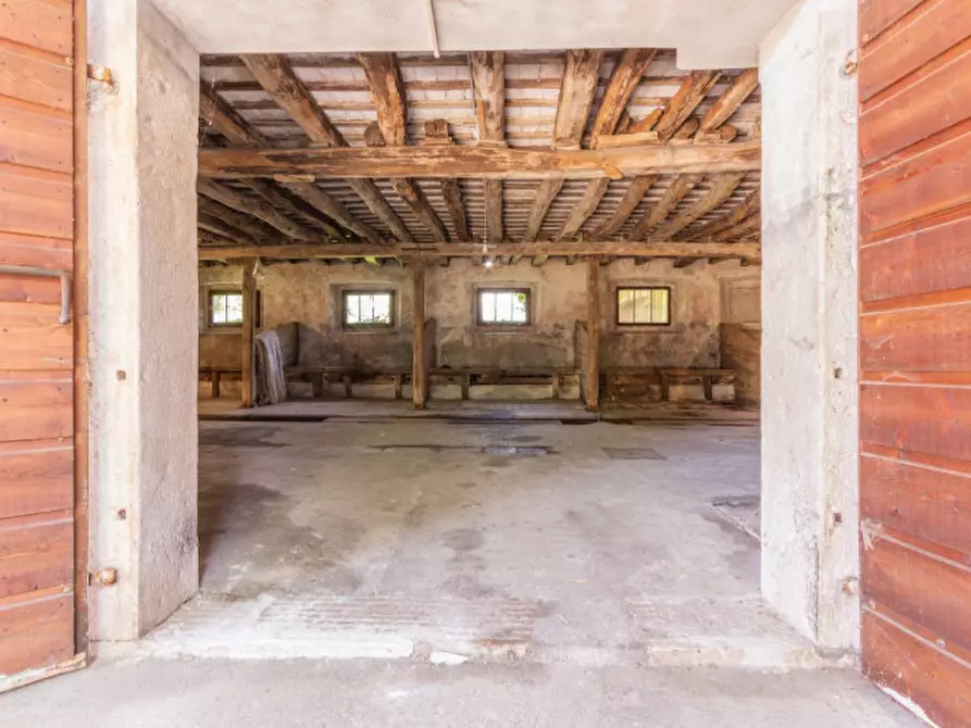 Immagine 25 di Villa in vendita  in Via Quattro Novembre a Aviano