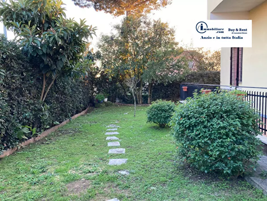 Immagine 11 di Villa in vendita  in via montelivata a Nettuno