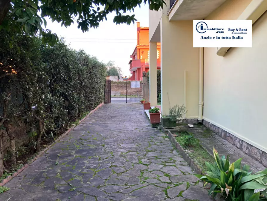 Immagine 30 di Villa in vendita  in via montelivata a Nettuno