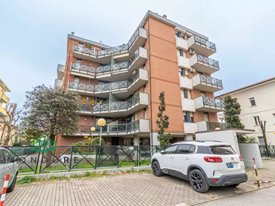 Immagine 1 di Appartamento in vendita  in Viale Modena a Rimini