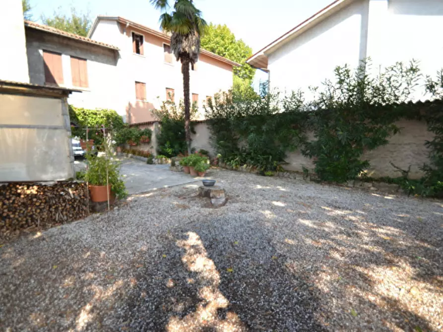 Immagine 2 di Rustico / casale in vendita  in Via Poggian a Creazzo