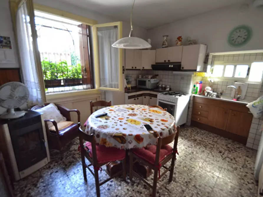 Immagine 9 di Rustico / casale in vendita  in Via Poggian a Creazzo