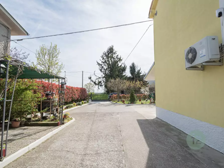 Immagine 4 di Villetta a schiera in vendita  in Viale Manzoni 71/73 a Guastalla