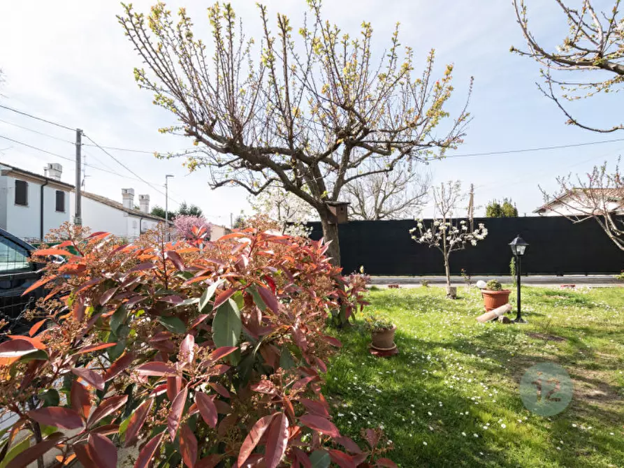 Immagine 9 di Villetta a schiera in vendita  in Viale Manzoni 71/73 a Guastalla
