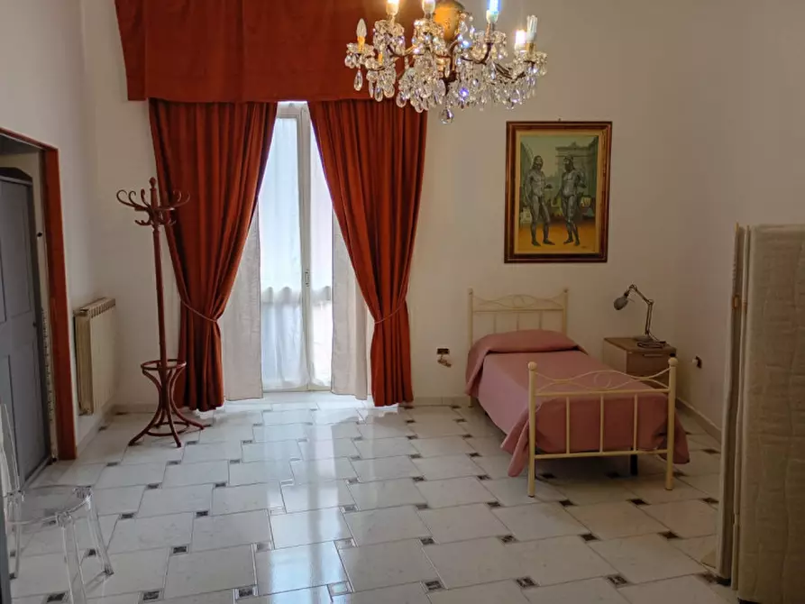 Immagine 1 di Camera in affitto  in via Salvator Rosa 56 a Napoli