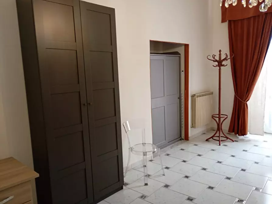 Immagine 2 di Camera in affitto  in via Salvator Rosa 56 a Napoli