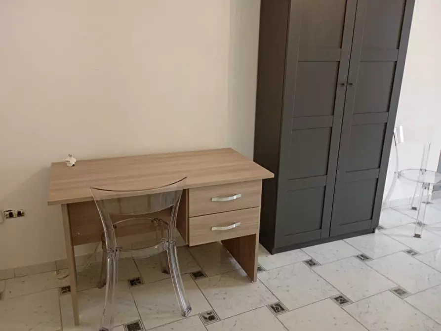 Immagine 3 di Camera in affitto  in via Salvator Rosa 56 a Napoli