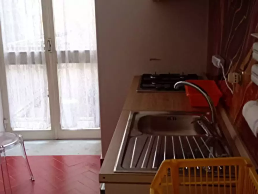 Immagine 16 di Camera in affitto  in via Salvator Rosa 56 a Napoli