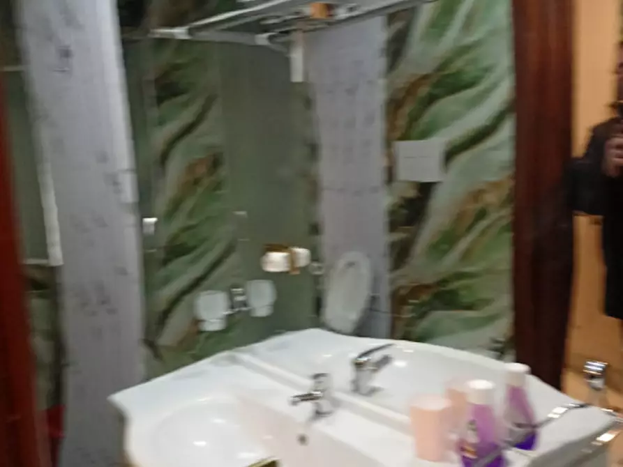 Immagine 23 di Camera in affitto  in via Salvator Rosa 56 a Napoli