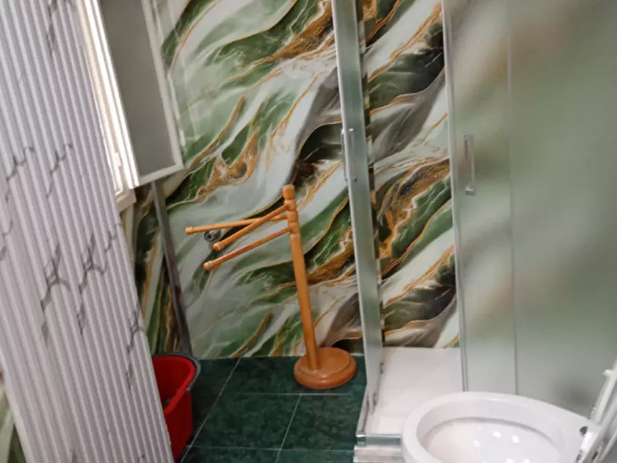 Immagine 25 di Camera in affitto  in via Salvator Rosa 56 a Napoli