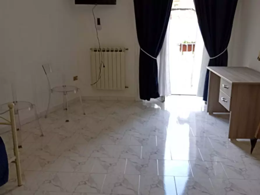 Immagine 26 di Camera in affitto  in via Salvator Rosa 56 a Napoli