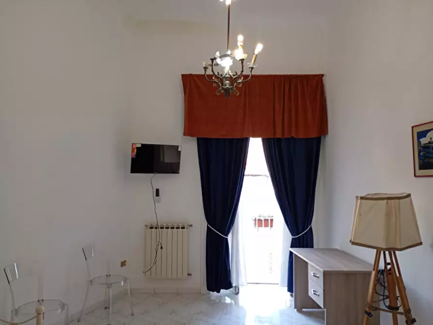 Immagine 28 di Camera in affitto  in via Salvator Rosa 56 a Napoli