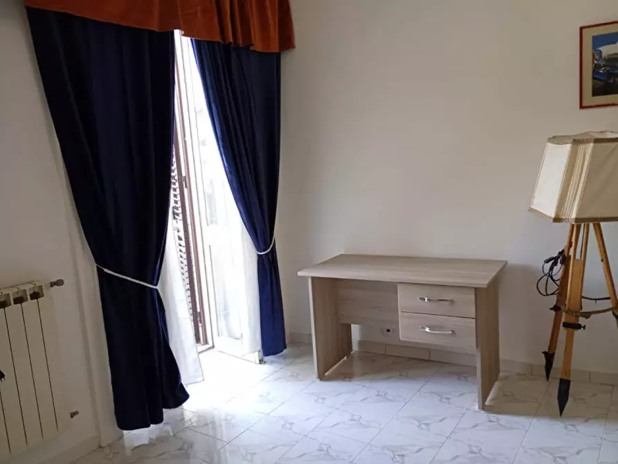 Immagine 38 di Camera in affitto  in via Salvator Rosa 56 a Napoli