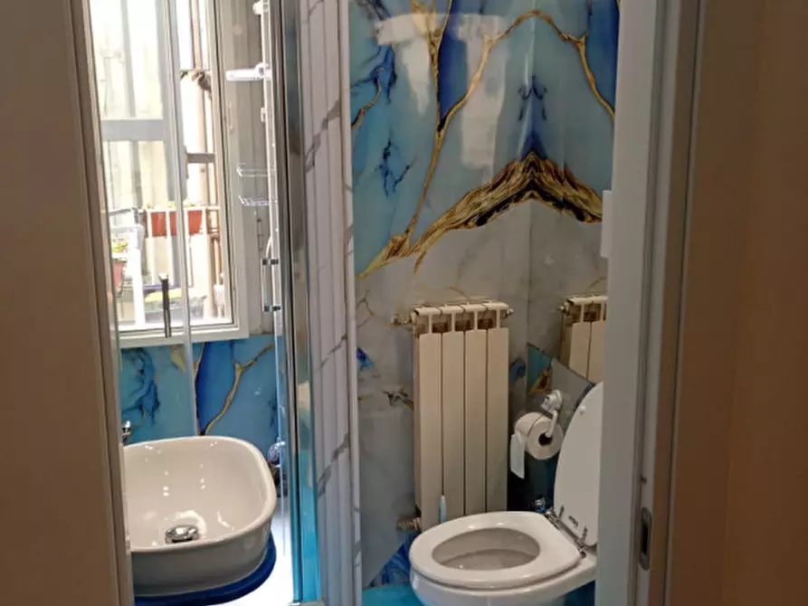 Immagine 39 di Camera in affitto  in via Salvator Rosa 56 a Napoli