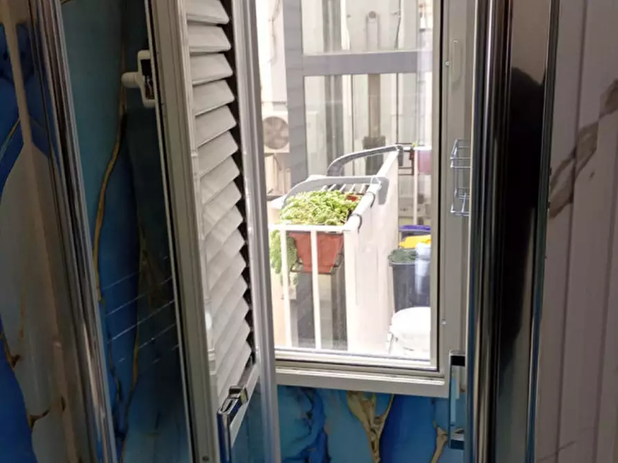 Immagine 42 di Camera in affitto  in via Salvator Rosa 56 a Napoli