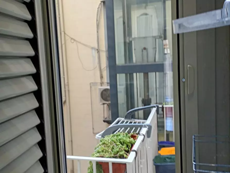 Immagine 43 di Camera in affitto  in via Salvator Rosa 56 a Napoli