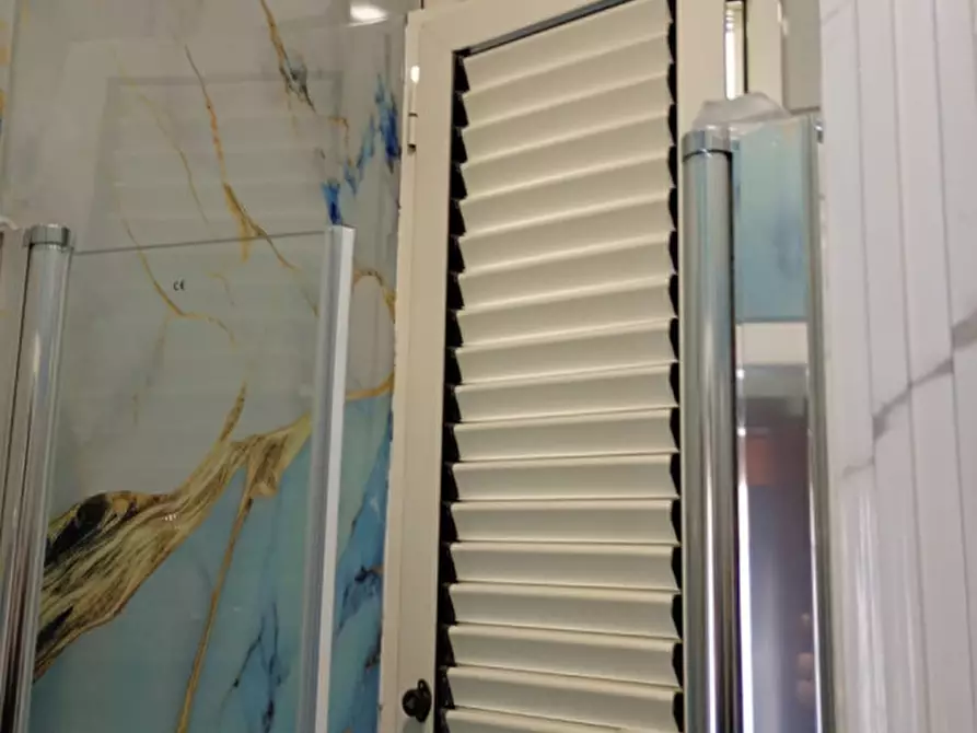 Immagine 44 di Camera in affitto  in via Salvator Rosa 56 a Napoli