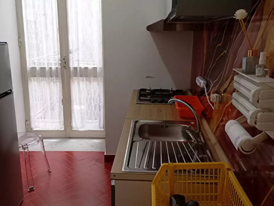 Immagine 45 di Camera in affitto  in via Salvator Rosa 56 a Napoli