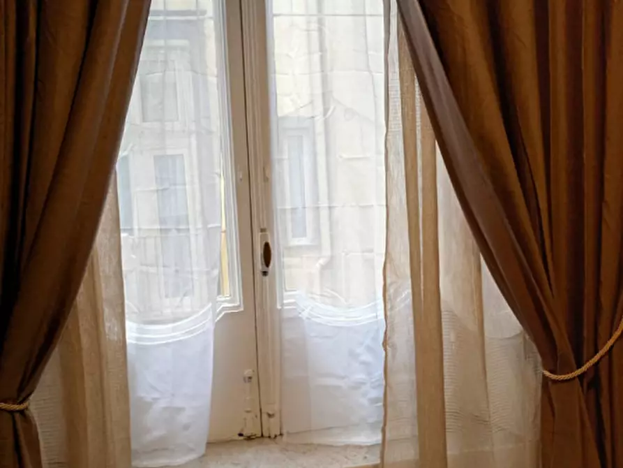 Immagine 58 di Camera in affitto  in via Salvator Rosa 56 a Napoli