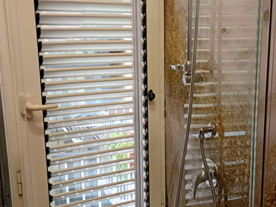 Immagine 63 di Camera in affitto  in via Salvator Rosa 56 a Napoli