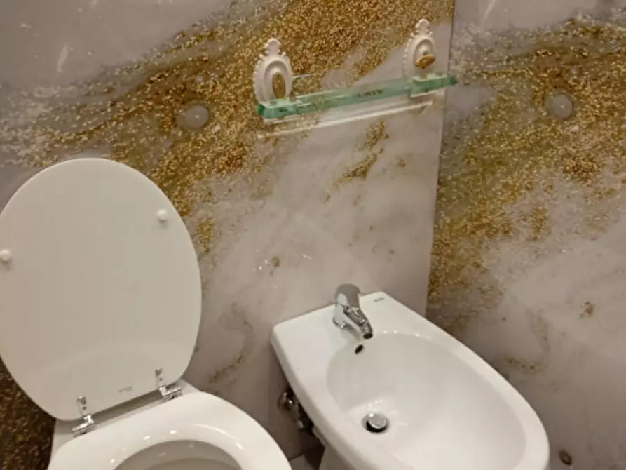 Immagine 66 di Camera in affitto  in via Salvator Rosa 56 a Napoli