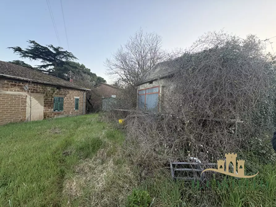 Immagine 6 di Villetta a schiera in vendita  a Castiglione Del Lago