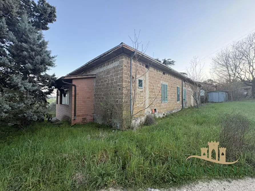 Immagine 8 di Villetta a schiera in vendita  a Castiglione Del Lago