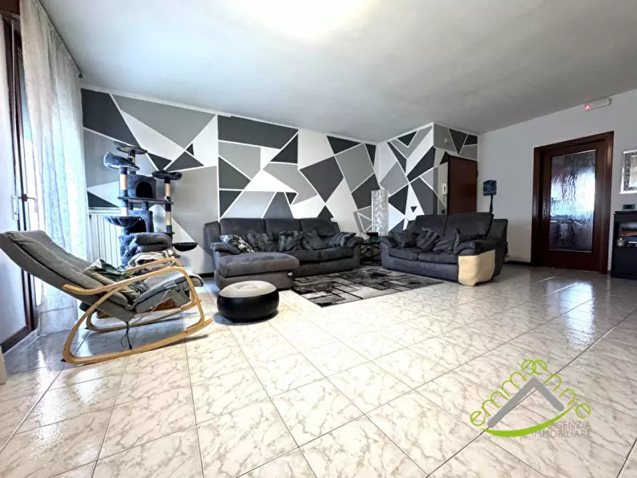 Immagine 1 di Appartamento in vendita  in Via Martiri Giuliani e Dalmati a Fosso'