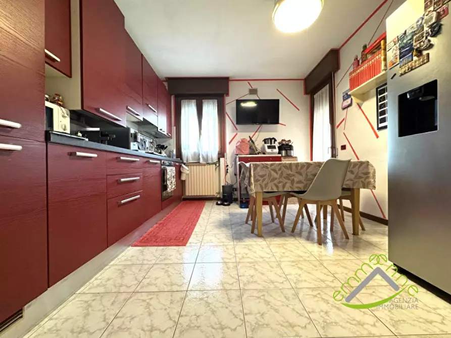 Immagine 4 di Appartamento in vendita  in Via Martiri Giuliani e Dalmati a Fosso'