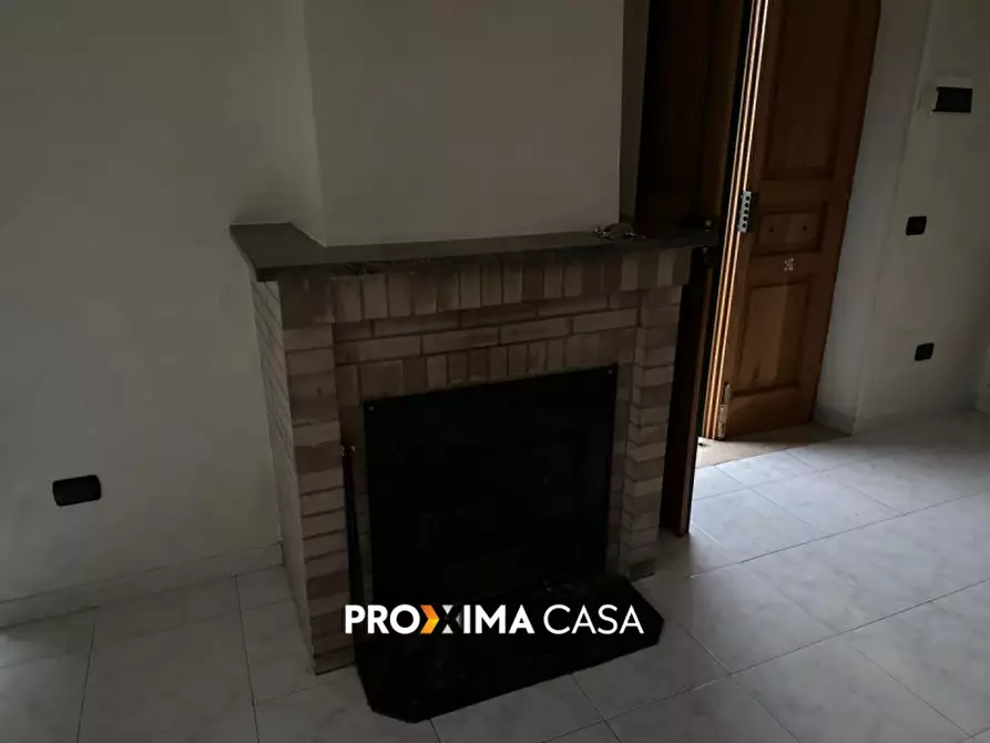 Immagine 1 di Appartamento in vendita  in via giannini a Buccino