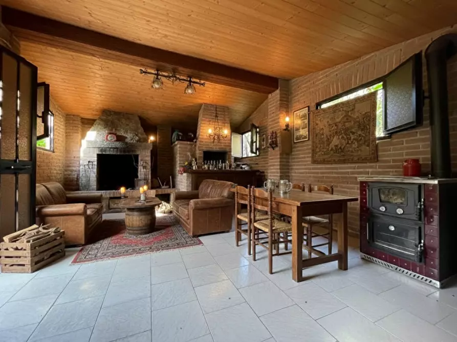 Immagine 9 di Villa in vendita  in Via Don Nazzaro Villa 26 a Capriate San Gervasio