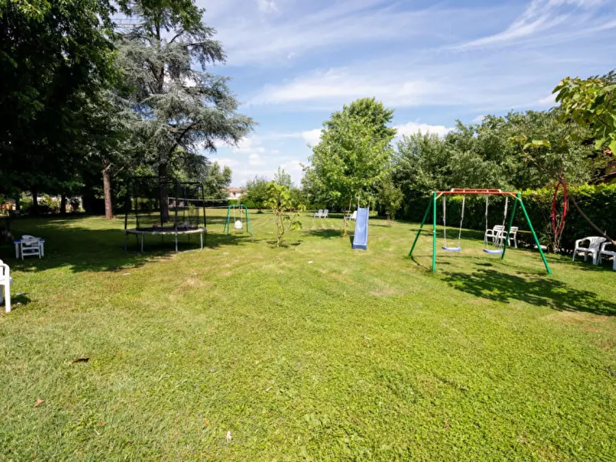 Immagine 9 di Villa in vendita  in Via Don Nazzaro Villa 26 a Capriate San Gervasio