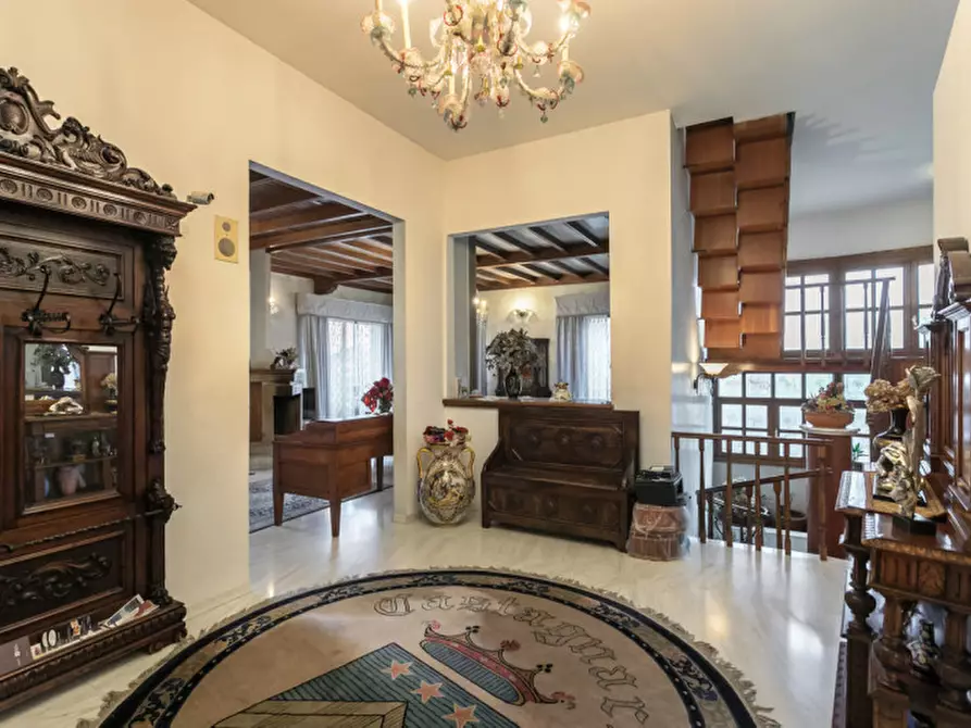 Immagine 10 di Villa in vendita  in Via Don Nazzaro Villa 26 a Capriate San Gervasio