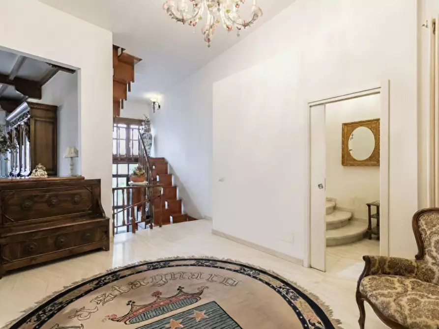 Immagine 12 di Villa in vendita  in Via Don Nazzaro Villa 26 a Capriate San Gervasio